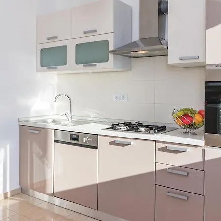 펜션 4 Bedroom Amazing In 풀라