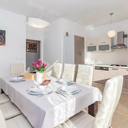 4 Bedroom Amazing In 풀라