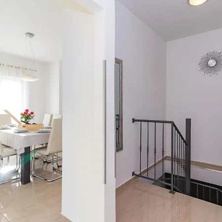 펜션 4 Bedroom Amazing In *