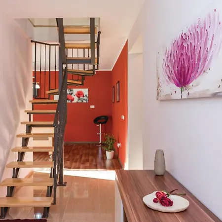 Holiday home 4 Bedroom Amazing In Pula