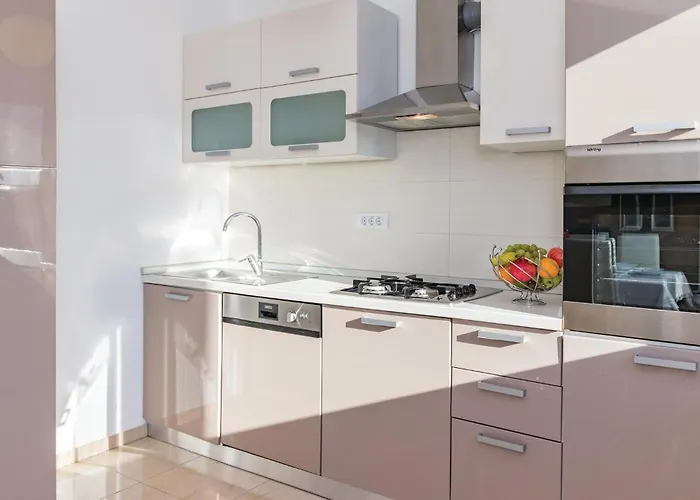 Holiday home 4 Bedroom Amazing In Pula