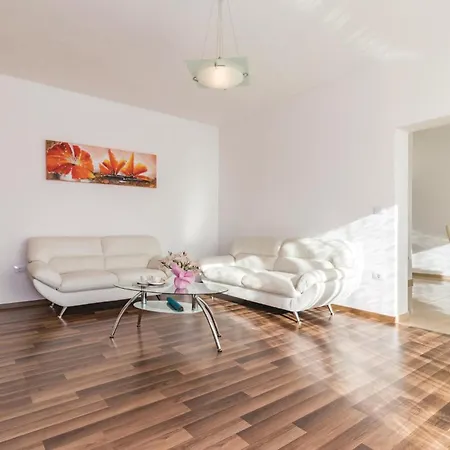 Ferienhaus 4 Bedroom Amazing In *