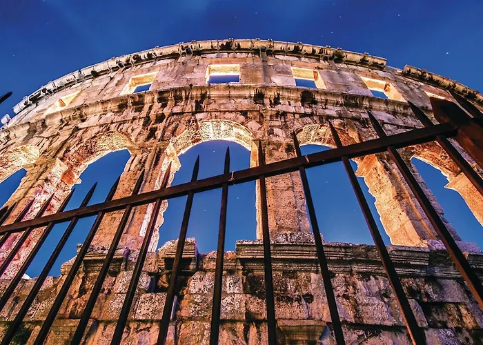 4 Bedroom Amazing In بولا