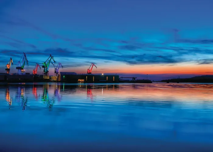 Vikendica 4 Bedroom Amazing In Pula