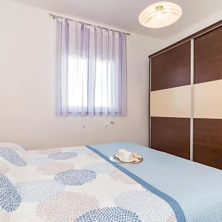 4 Bedroom Amazing In Pula