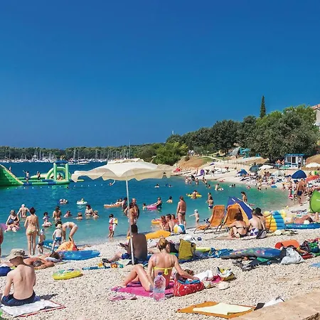 4 Bedroom Amazing In Semesterbostad