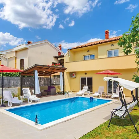 4 Bedroom Amazing In Semesterbostad *