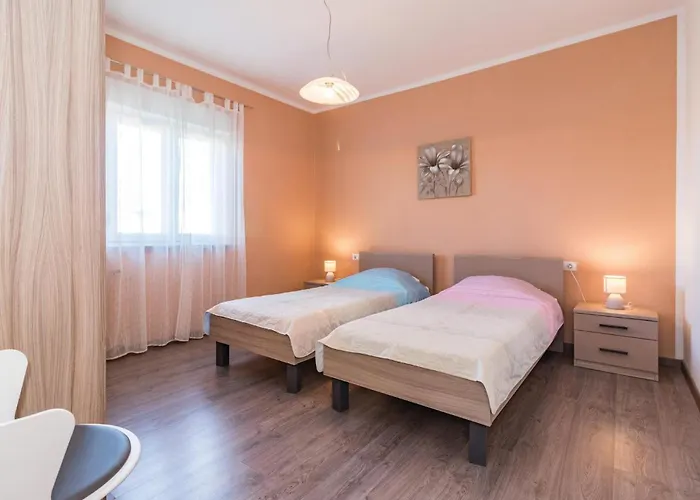 4 Bedroom Amazing In בית נופש