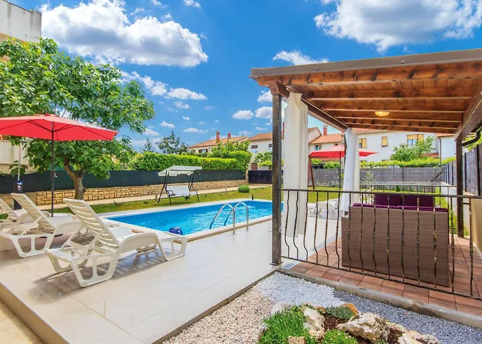 4 Bedroom Amazing In * פולה